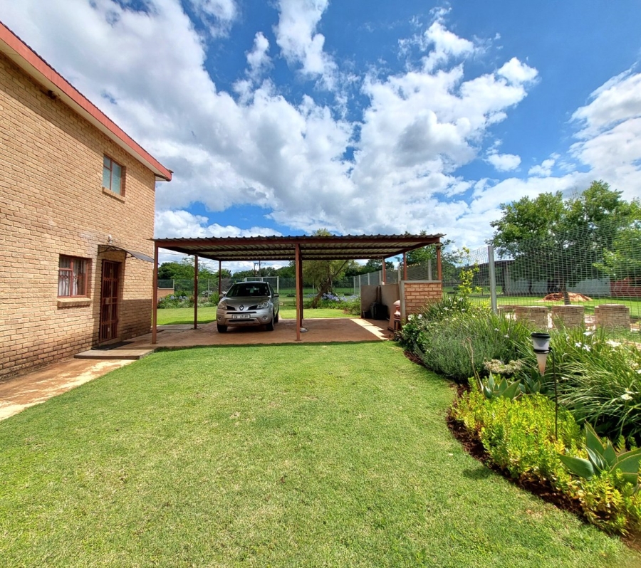 Commercial Property for Sale in Zoutpansdrift North West